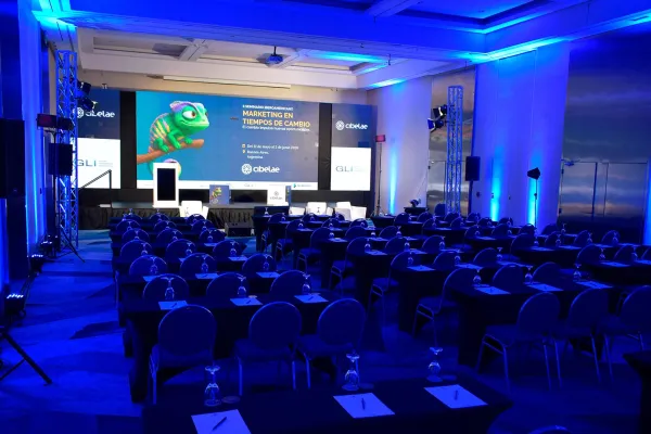 Ponencia sobre atención del consumidor y contenido digital en el seminario de Cibelae
