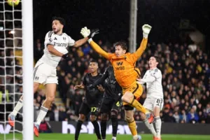 Piden al regulador del fútbol inglés frenar los patrocinios de apuestas sin licencia en la Premier League