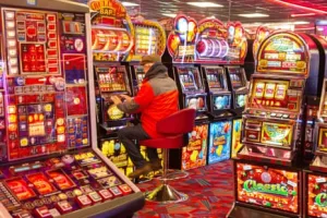 Las salas de slots y los casinos presenciales del Reino Unido podrían afrontar una subida fiscal de hasta 460 millones de libras