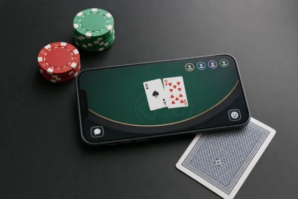 Mesa de blackjack digital con funciones sociales y juego multijugador en línea