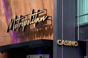 Un casino de Mayfair afronta una demanda por el reparto de propinas y cargos por servicio