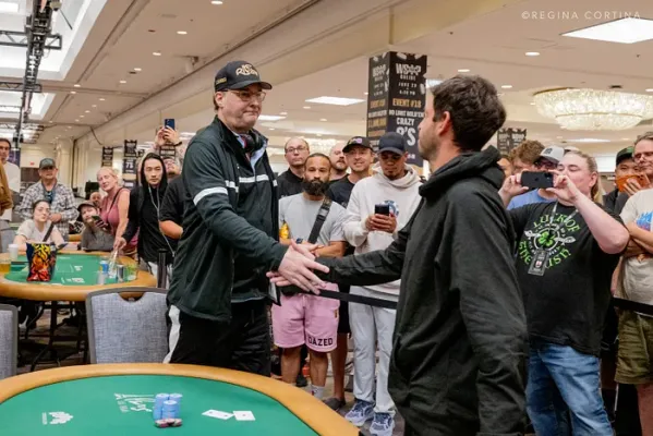 Darren Rabinowitz y Phil Hellmuth durante el heads-up final