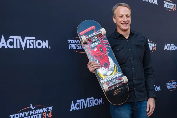 Tony Hawk durante un evento de lanzamiento de su franquicia de videojuegos en Los Ángeles