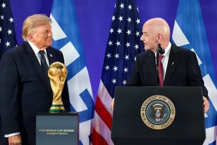 Gianni Infantino junto a Donald Trump en una recepción de la final del Mundial en Nueva York