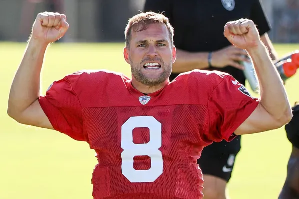 Kirk Cousins en una imagen usada para ilustrar las opciones de largo alcance de los Raiders en mercados de predicción