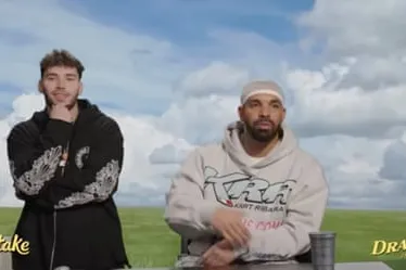 Drake junto al creador Adin Ross en una emisión para plataformas digitales