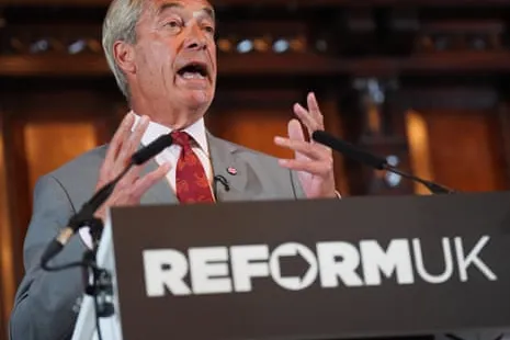 Nigel Farage durante una rueda de prensa